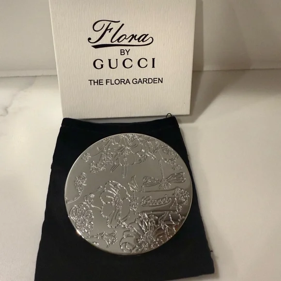 New Gucci Silver Flora Compact Mirror - Picture 1 of 12